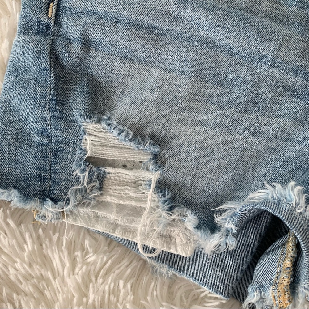 American Eagle Curvy High Rise Distressed Shortie Size 2 - Picture 3 of 14